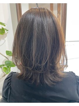 フープヘアー(HOOP.HAIR) ミディアムウルフレイヤー_シアグレージュ