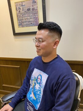 ヒロギンザバーバーショップ 神楽坂店(HIRO GINZA BARBER SHOP) サイドパートスタイル/スキンフェード/ウィリウォンカ／板垣