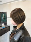 ベージュ×ミニボブ