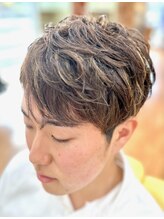 アルチザン(ARTISAN) 【立体感が素敵】 メッシュカラー×ツーブロマッシュ