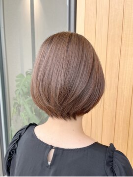 シャメル(Chamel) 首周り後ろスッキリ◇ひし形丸みショートボブ◇