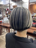 ラブリッシュ(LOVERICHE)&nbsp;ブラックヘアにハイトーンアンブレラコントラストカラー