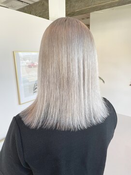 ラウレア(LAULEA) ホワイト