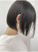 切りっぱなしショートヘア