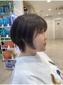伸ばしかけショートボブ　ウルフカット　オリーブグレージュ