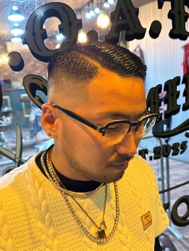 ゴートファミリー 川口(G.O.A.T FAMILY) スキンフェード×ベタねかしサイドパート