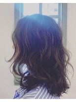 オミノ omino&nbsp;ミディアムレイヤースタイル