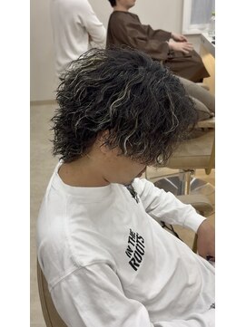 ラナン(Ranun) センターパートウルフ×ツイストスパイラルパーマ