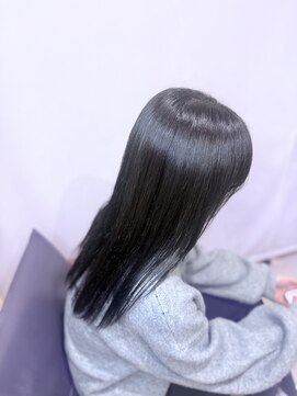 ヘアメイクアン(Hair Make Une) 透明感たっぷり♪艶感が魅力の暗髪アッシュグレージュ◎