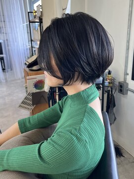 バトン(BATON) 【ショートボブ】丸みボブ　マッシュショート　30代40代50代