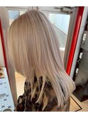 ホワイトベージュ