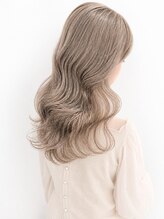 圧倒的なブリーチ技術で叶える最旬カラー