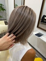 リンドヘアー(Lindo hair) ホワイトベージュ