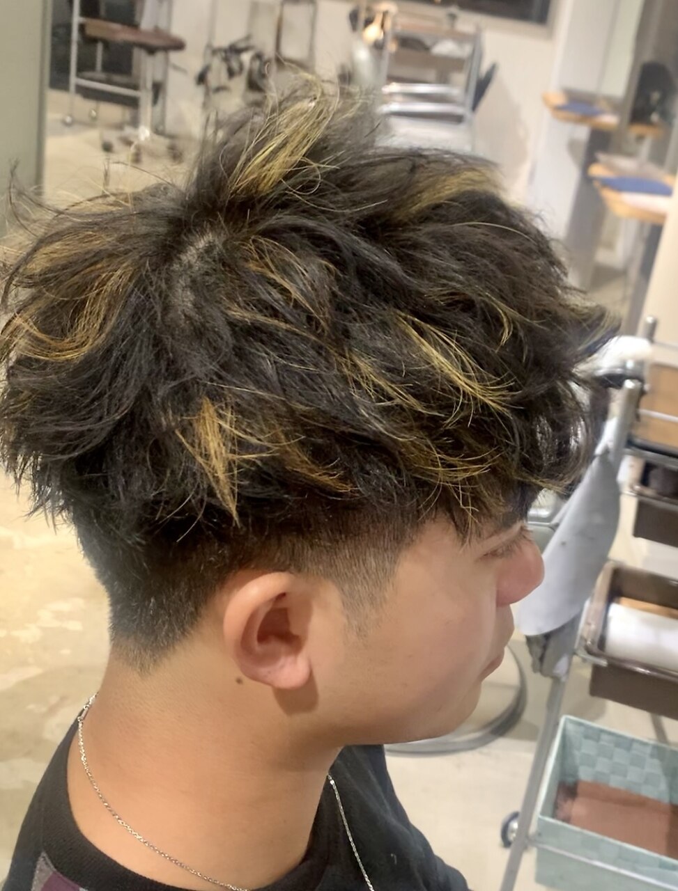 アップバングショート×ハイライト：L178553833｜メゾン(Maison)のヘア