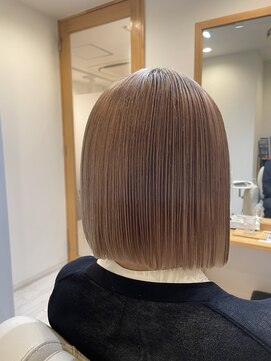 ヘアコレクション アンジュ(Hair collection Unge) シルエットが綺麗なショートボブ Unge名駅店