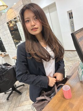 グランルシア(GRAN Lucia) 計算されたレイヤーカットで38mコテで作るワンカールスタイル