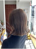 切りっぱなし×ミディアムボブ