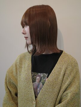 カシェル(cashel) ベージュブラウンブリーチなしダブルカラーボブ外ハネボブ