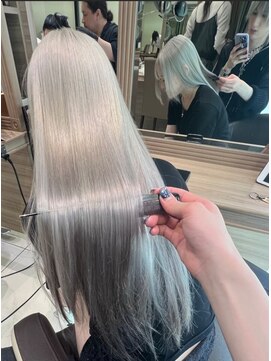 アッシュ 笹塚店(Ash) シルバー/グレー/ホワイトシルバー/艶カラー/ハイトーンカラー