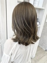 キャアリー(Caary)&nbsp;福山市Caary 人気トレンド筋感ハイライトカラー 柔らかベージュ