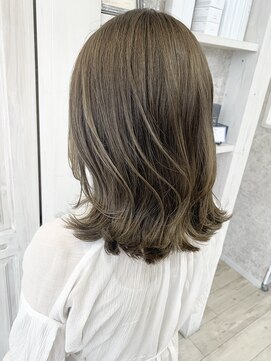 キャアリー(Caary) 福山市Caary 人気トレンド筋感ハイライトカラー 柔らかベージュ