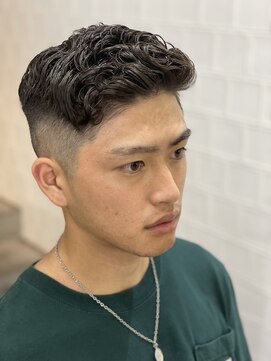 メリケンバーバーショップ フクオカ(MERICAN BARBERSHOP FUK) フェードカットスパイラルパーマバーバー