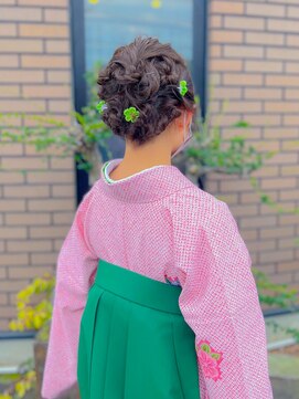 ヘア ショップキャリー ショートカットでもアップスタイルにできる！卒業式ヘアアレンジ