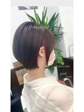 ムーブ(Moob) ショートボブ× ピンクインナーカラー【別府】