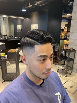 フランクスバーバー アンド ビアークラブ(FRANK'S BARBER and BEER CLUB) スキンフェード　パートスタイル　TT