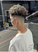 スキンフェード×縦落ち極道パーマ