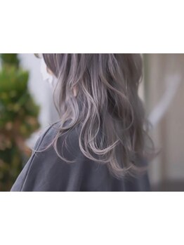 貴方だけに似合うお洒落なウェーブデザインスタイルをご提案♪大人気似合せカットと骨格修正パーマで小顔に