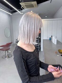 イロ(iro.)の写真/2025年度カミカリスマ受賞のオーナーが施術！一人一人に丁寧に向き合い、髪のお悩みを解決します♪