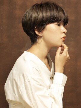 シアンデルカ(CYANDELUCCA) 耳掛けショートヘア