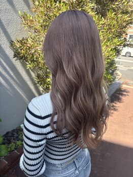 ダメージを極限まで減らす、こだわりのカラー剤で髪への負担を最小限に。あなたのなりたいを叶えます♪