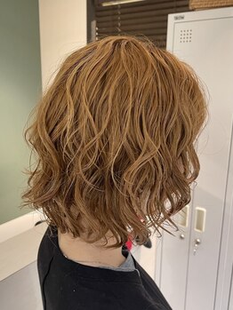 サラジュ 梅田店(SARAJU)の写真/【梅田駅/徒歩5分】髪の悩みさえも魅力に変える！一人一人違う癖を活かすカットで、自分らしいスタイルへ♪