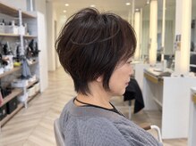 骨格と髪質を活かす、扱いやすく美しい大人ショート