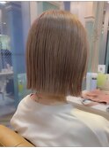 ハイトーンベージュカラー×切りっぱなしボブ【久保田夢美】横浜