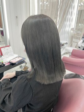クオリス 赤塚店(QUALIS) 10代20代30代大人かわいいグレージュミディアム切りっぱなしロブ