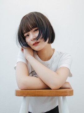 エヌイー(ne' by MAULOA) 【 ne' by MAULOA 】 ネイビーカラー×ミニボブウルフ