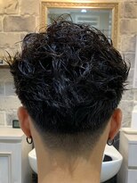 ミリオンバックス 神田店(Million Bucks)&nbsp;スパイキーショート/スペインカール<理容室>[メンズ/床屋/神田]