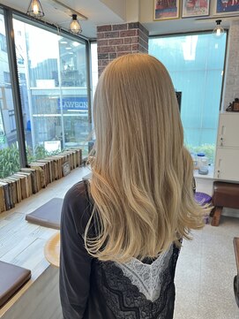 ヘアー アレス(hair ales) ホワイトブロンド ホワイトベージュ エフェクトブリーチ