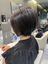 ミラバイケンジ 藤沢(Mira by KENJE)&nbsp;広がる髪を抑える丸みショート/30代/40代/50代[藤沢/ショート]