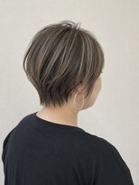 ウル(ulu) ショートレイヤー 白髪ボカシハイライト 明るめカラー 名東区