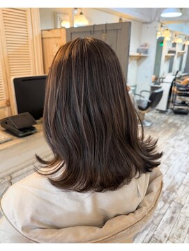 アズーア ヘアーアンドスパ(azure hair&spa) ハイライトとくびれミディ