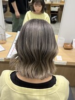 アヴァンス 京橋店(AVANCE)&nbsp;白髪ぼかしバレイヤージュでイメチェン♪