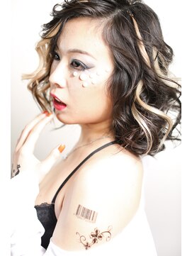 オーバーキャプテンネイキッド(OVER CAPTAIN NAKED) 外国人風★ランダムエクステ×モードメイク　ver.02