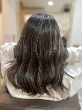 ザブリッジ(the Bridge) セミロング×グレージュハイライト