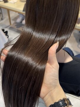 ティア(Tia.) (縮毛矯正/髪質改善/ロングヘア/前髪/韓国レイヤー/小顔)