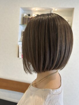 セウバイステラ(Ceu by STELLA) ハイライト　前下がりボブ