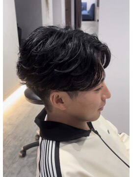 クレヨン ケース(Crayon case) メンズ　センターパート　カルマパーマ